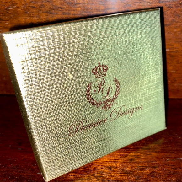 Metal & Rhinestone Necklace Suite - Picture 2 of 2